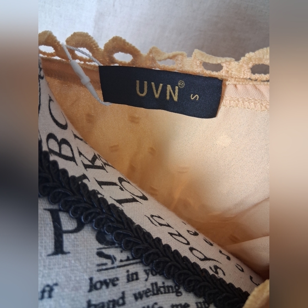 UVN Small Summer Shirts for Women Short Sleeve Blouses Crewneck Lace Nwt - Picture 2 of 7